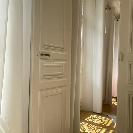 Haussmanian Appartamento *